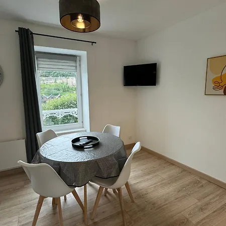 2eme Etage - Centre-ville - Local Velos Disponible