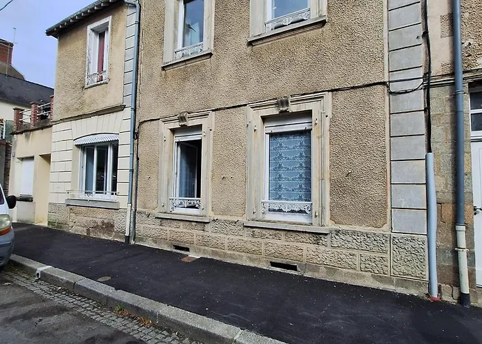 2eme Etage - Centre-ville - Local Velos Disponible *